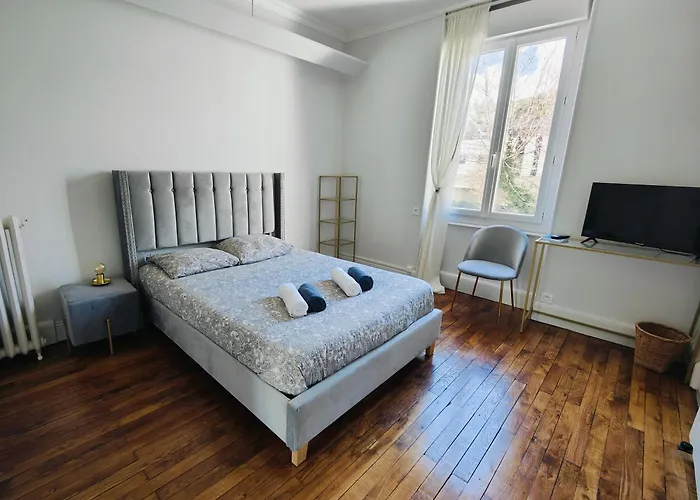 Self-Checkin Town House - Rooms To Rent In A Beautiful Modern Town House - Not A Hotel - Location De Chambres Avec Arrivee En Autonomie - Extra Fee For Sheets And Towels - Private Parking - Check Your Plateform Inbox And Follow Check-In Instructions