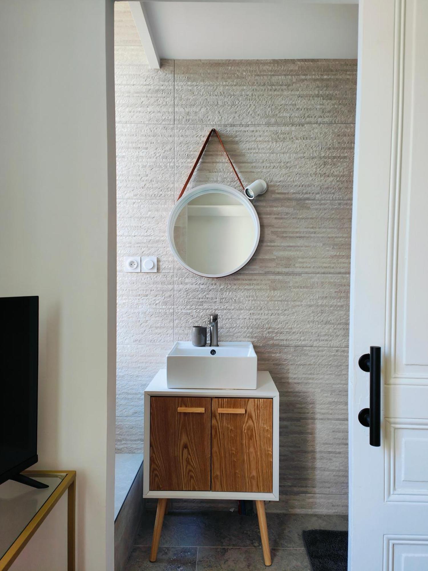 Privatunterkunft Self-checkin Town House - To Rent In A Beautiful Modern Town House - Not A - Location De Avec Arrivee En Autonomie - Extra Fee For Sheets And Towels - Private Parking - Check Your Plateform Inbox And Follow Check-in Instructions