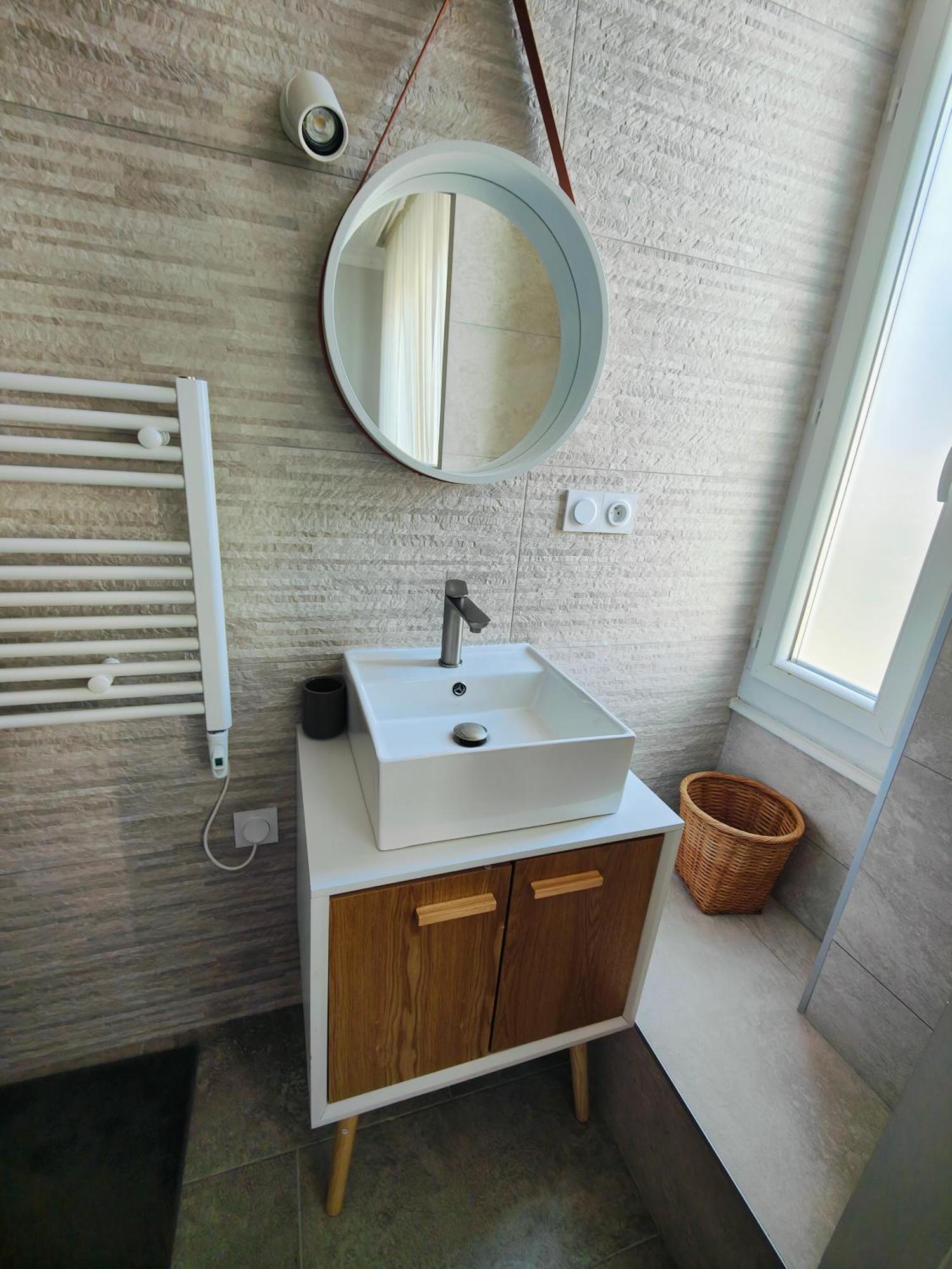 Self-checkin Town House - To Rent In A Beautiful Modern Town House - Not A - Location De Avec Arrivee En Autonomie - Extra Fee For Sheets And Towels - Private Parking - Check Your Plateform Inbox And Follow Check-in Instructions * Saint-Romain-en-Gal