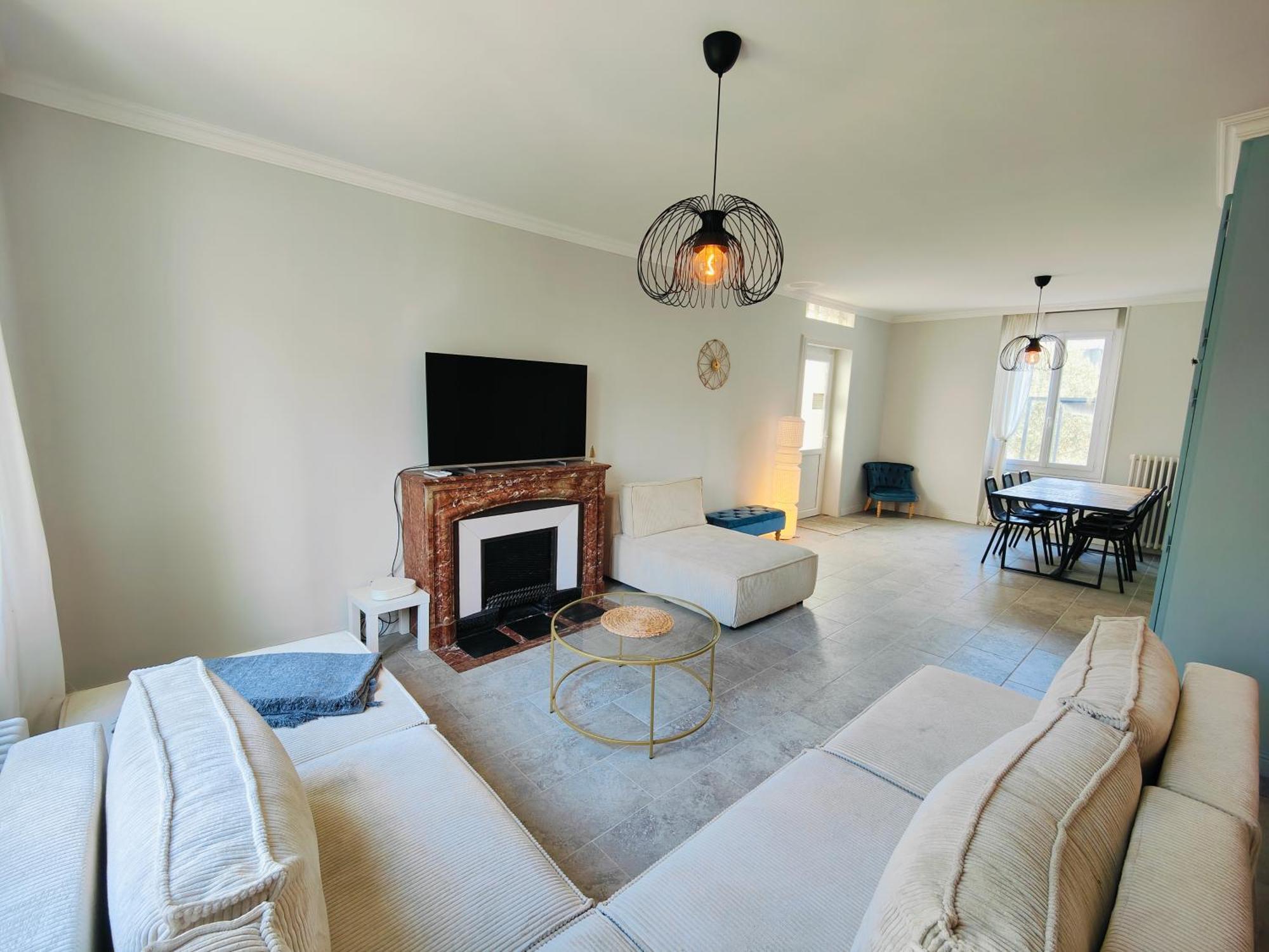 Privatunterkunft Self-checkin Town House - To Rent In A Beautiful Modern Town House - Not A - Location De Avec Arrivee En Autonomie - Extra Fee For Sheets And Towels - Private Parking - Check Your Plateform Inbox And Follow Check-in Instructions
